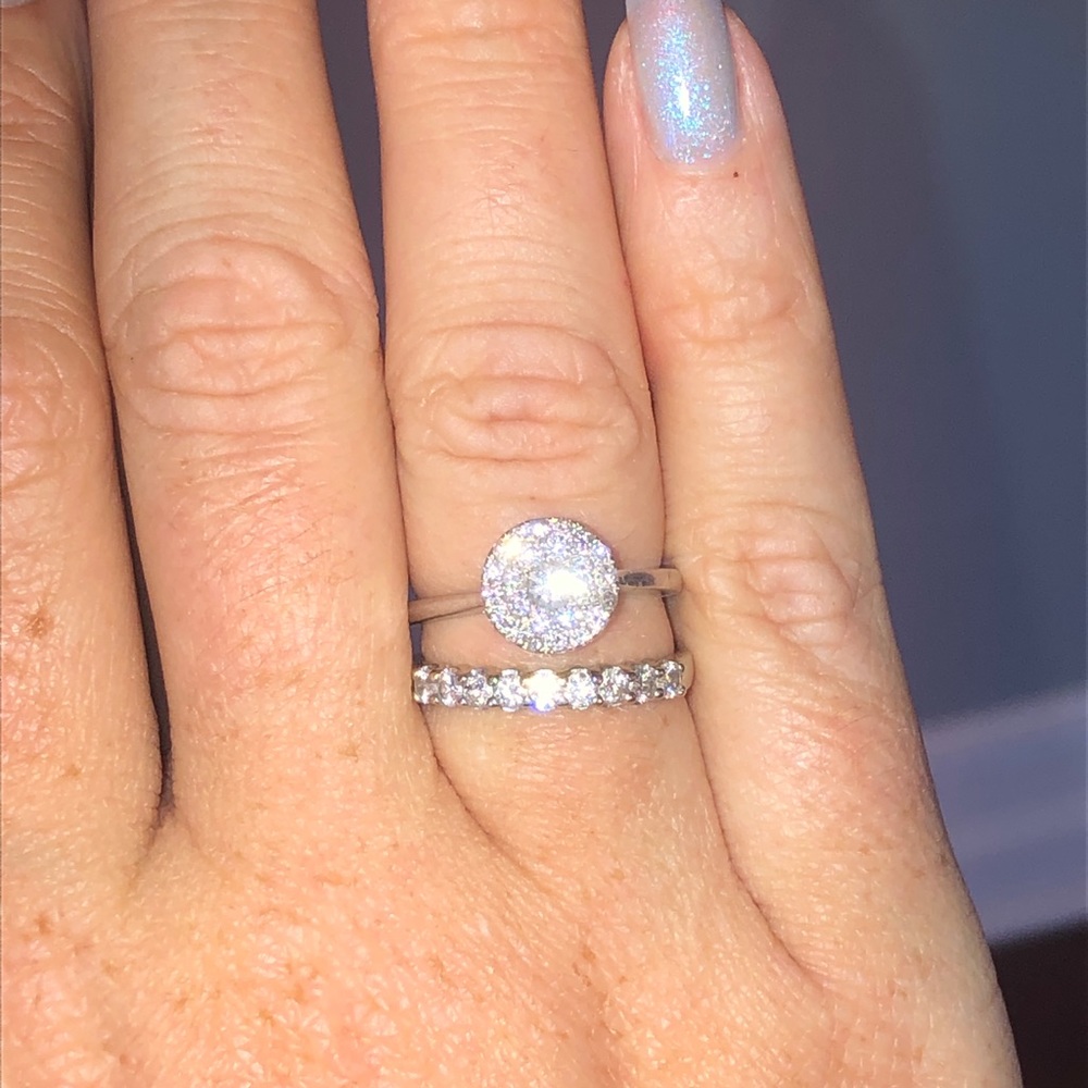 Natural 14k white gold Diamond cluster ring in a solitaire style setting- sz 7